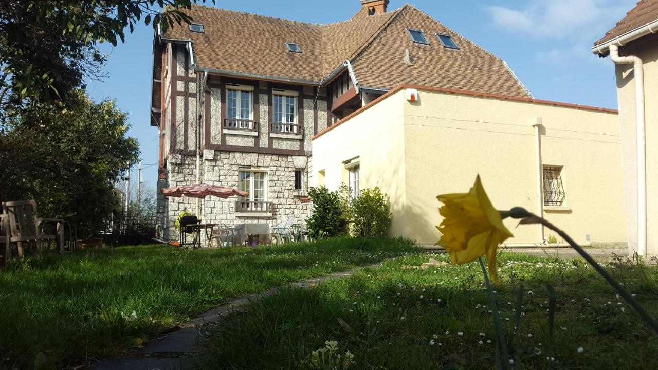 Apakabar Homestay - Proche Gare Melun, Parking Prive, Netflix La Rochette  Экстерьер фото